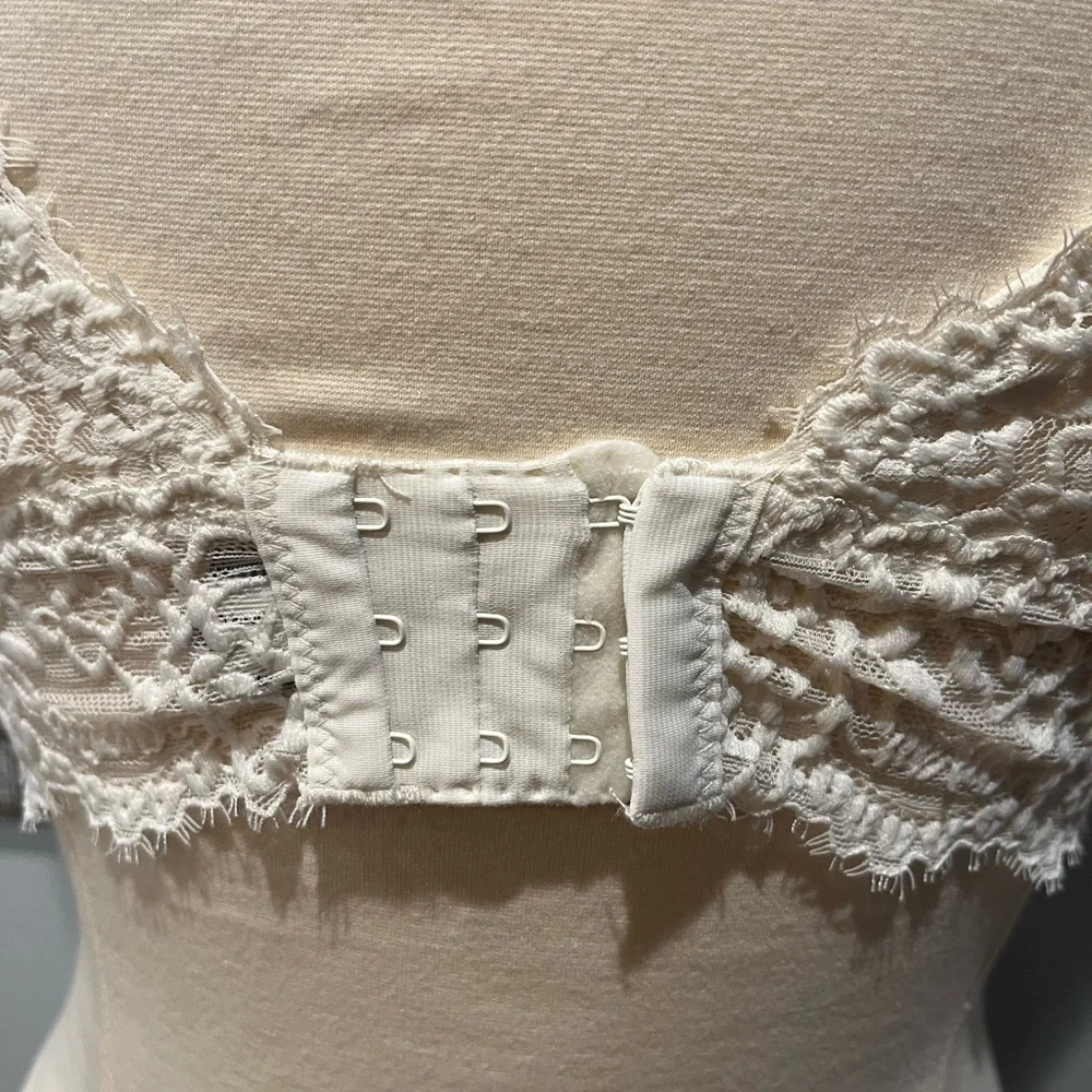 Aerie Lacey padded‎ bra - Picture 7 of 9